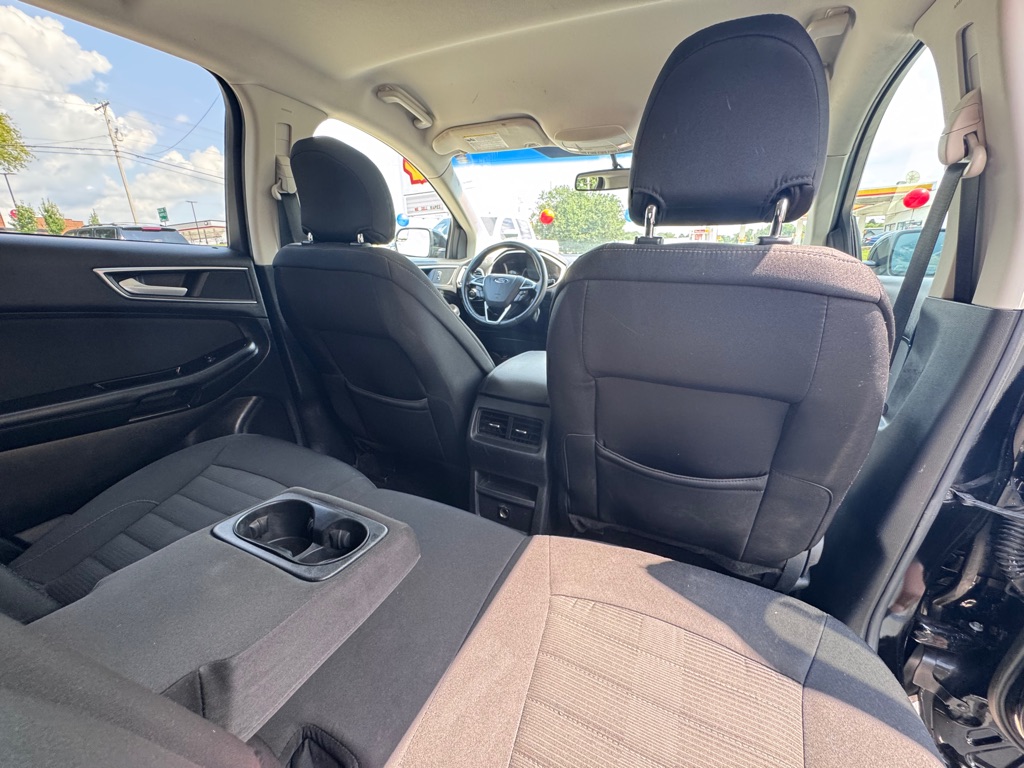 Photo 16 of this FORD EDGE