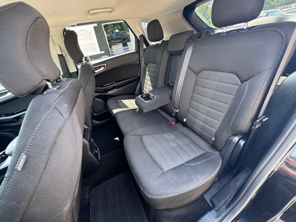 Photo 13 of this FORD EDGE