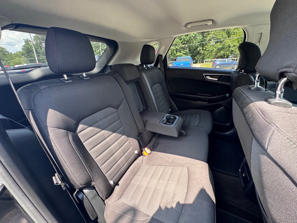 Photo 15 of this FORD EDGE