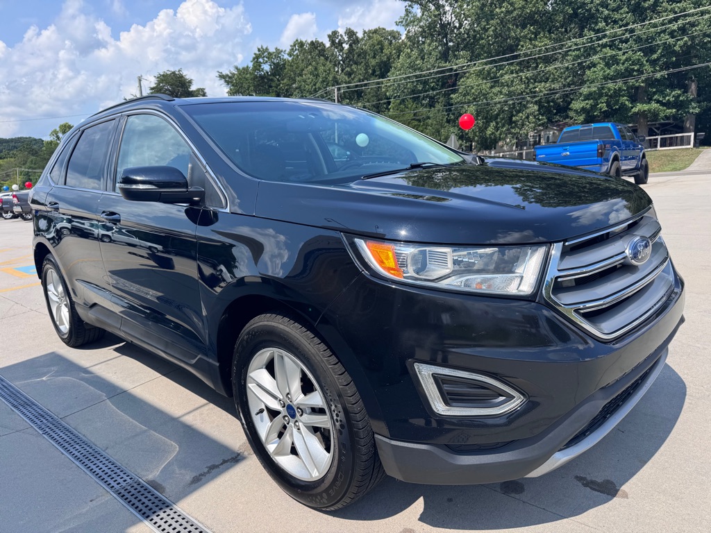 Photo 7 of this FORD EDGE