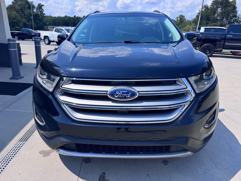Photo 8 of this FORD EDGE