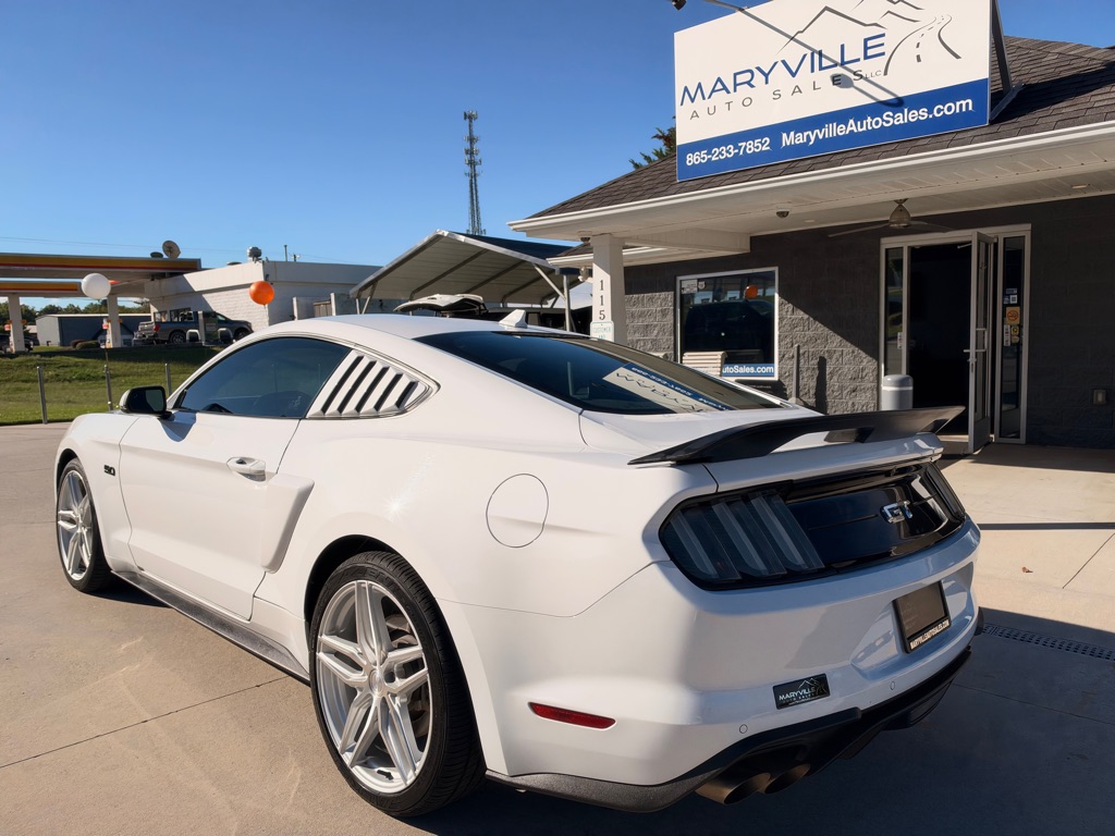 Photo 3 of this FORD MUSTANG
