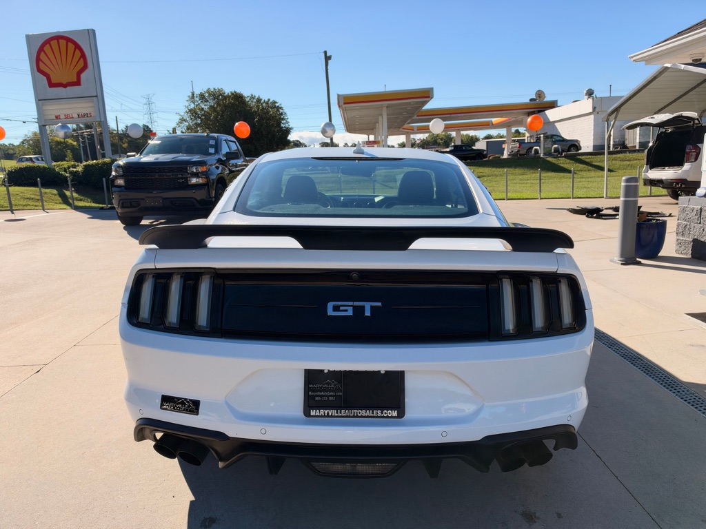 Photo 4 of this FORD MUSTANG
