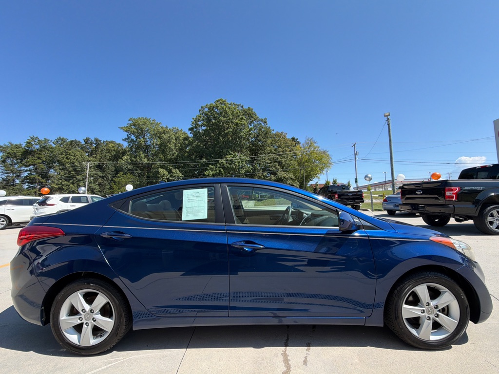 Photo 6 of this HYUNDAI ELANTRA