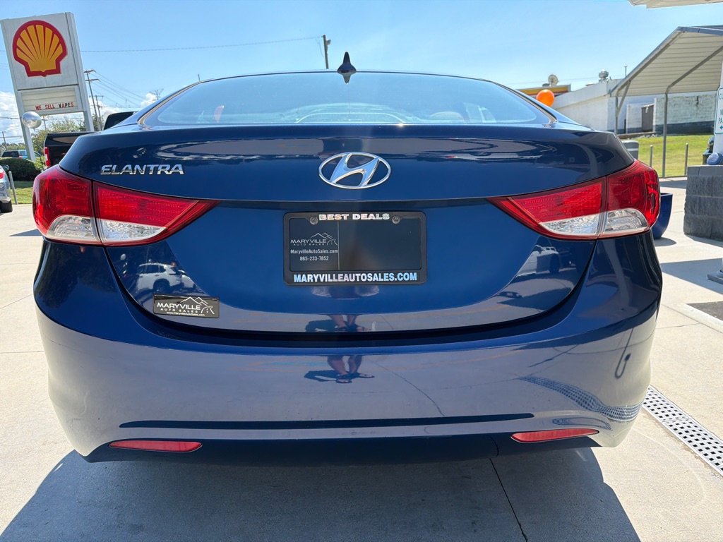 Photo 4 of this HYUNDAI ELANTRA