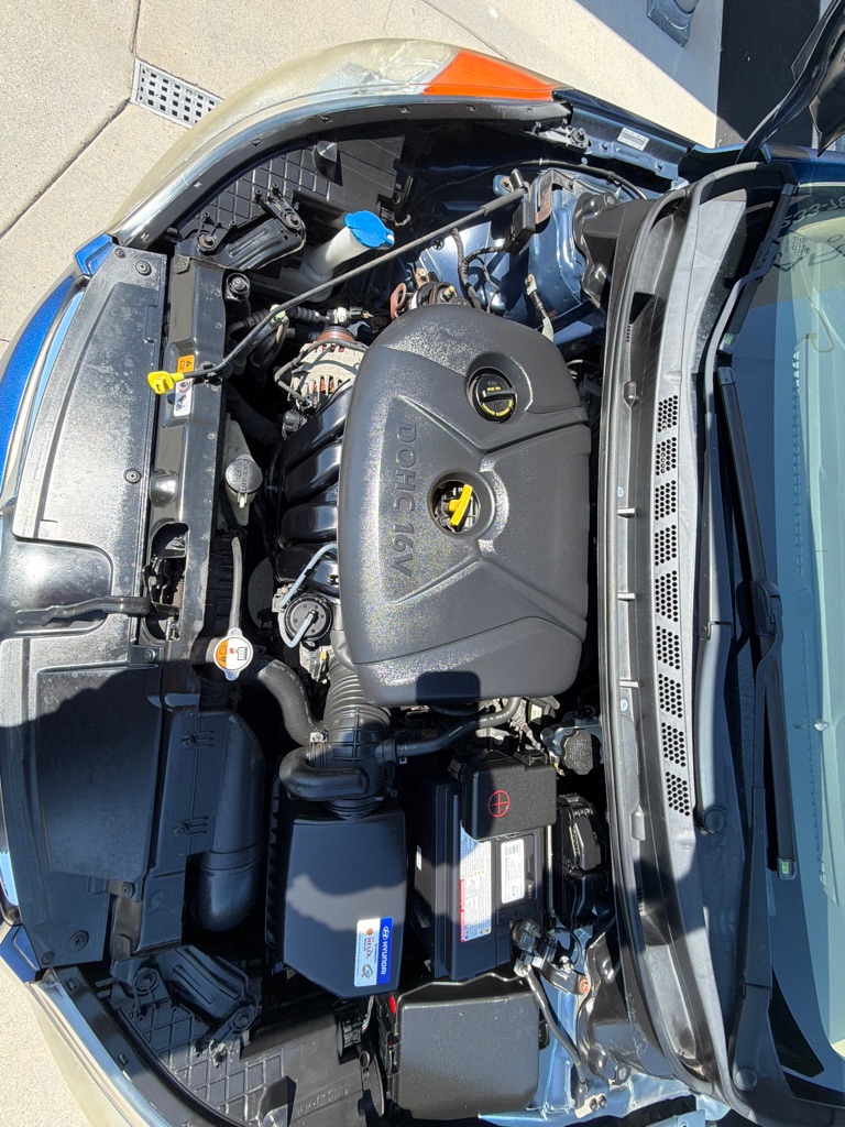 Photo 20 of this HYUNDAI ELANTRA