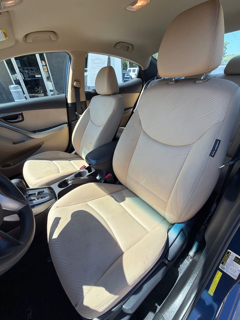 Photo 9 of this HYUNDAI ELANTRA