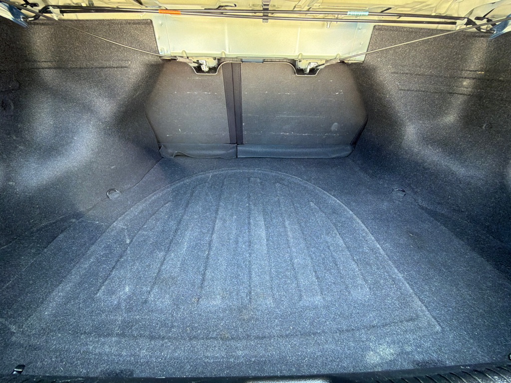Photo 14 of this HYUNDAI ELANTRA
