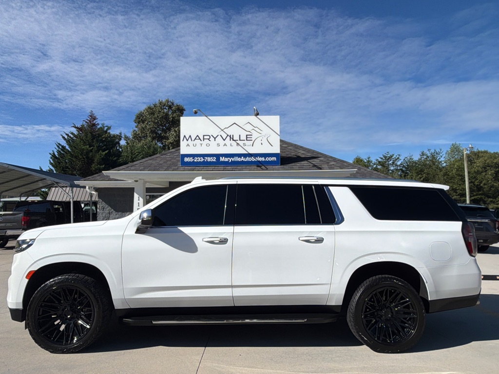 Photo 2 of this CHEVROLET SUBURBAN