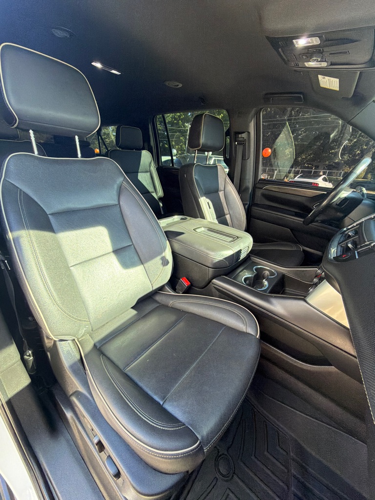 Photo 18 of this CHEVROLET SUBURBAN