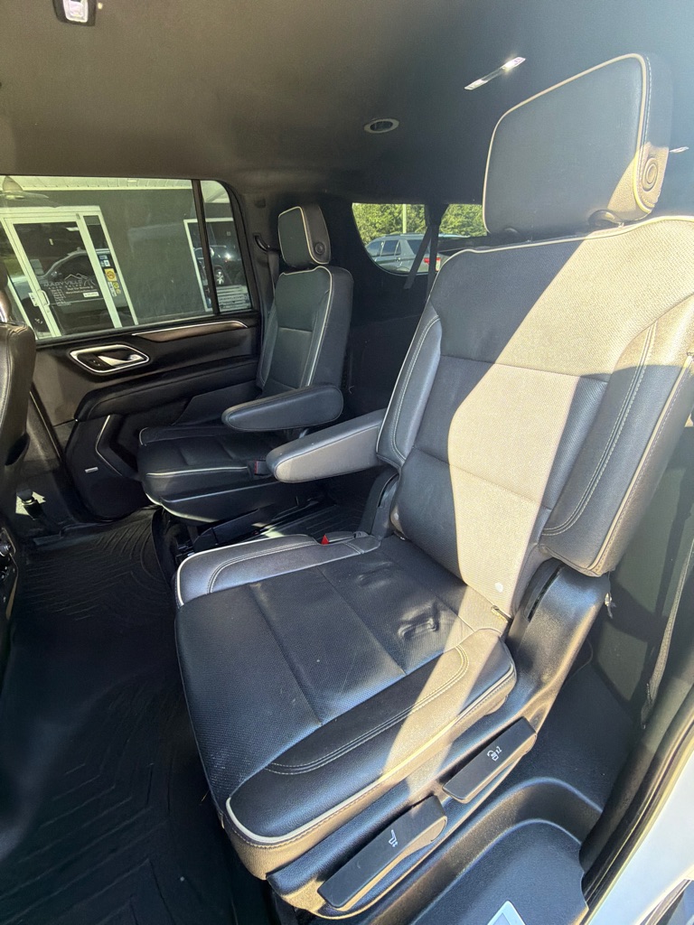 Photo 12 of this CHEVROLET SUBURBAN