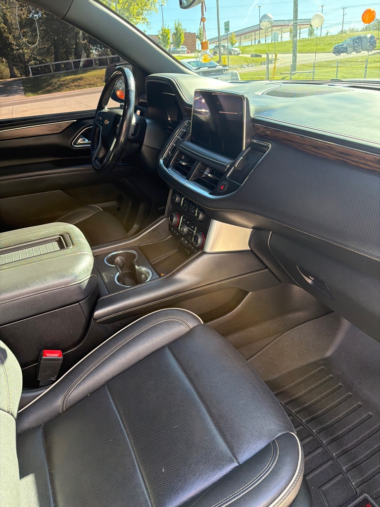 Photo 19 of this CHEVROLET SUBURBAN