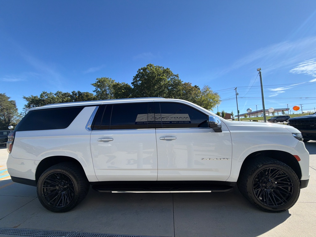 Photo 6 of this CHEVROLET SUBURBAN
