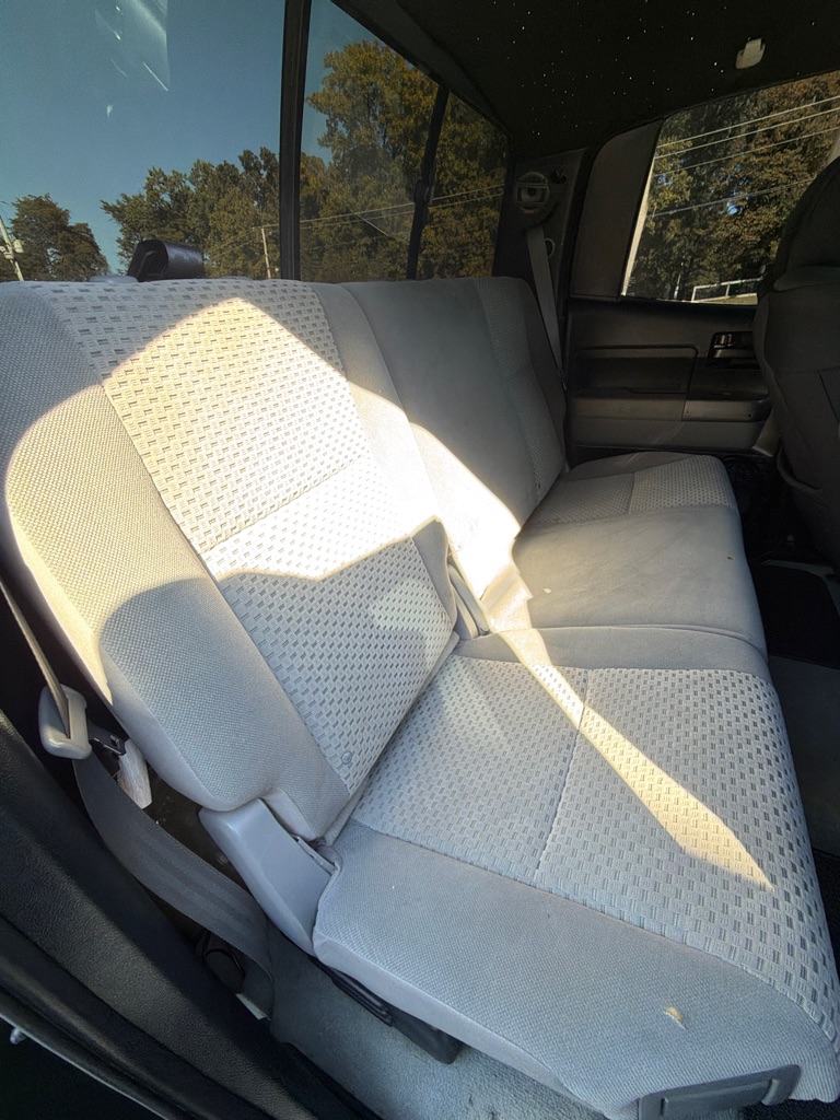 Photo 12 of this TOYOTA TUNDRA