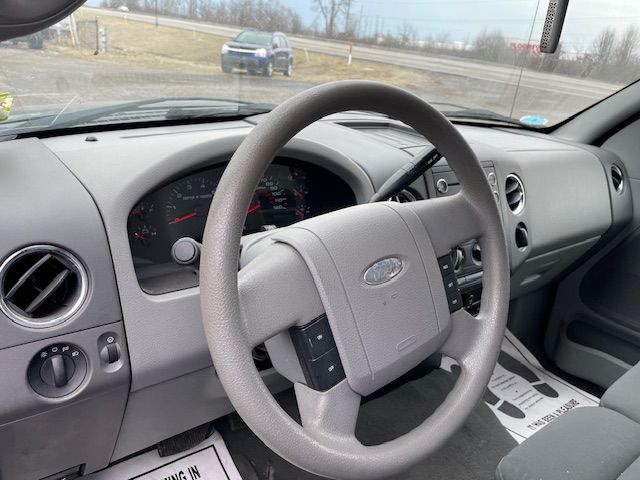 Photo 12 of this FORD F150 XTR