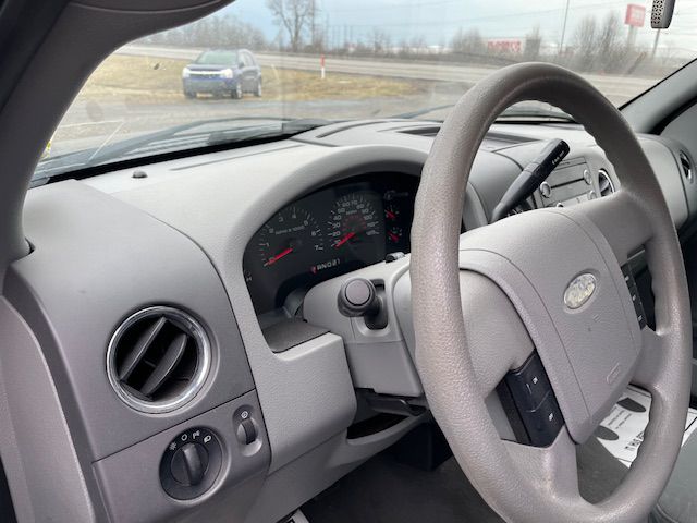 Photo 13 of this FORD F150 XTR