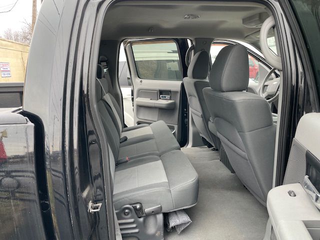 Photo 22 of this FORD F150 XTR