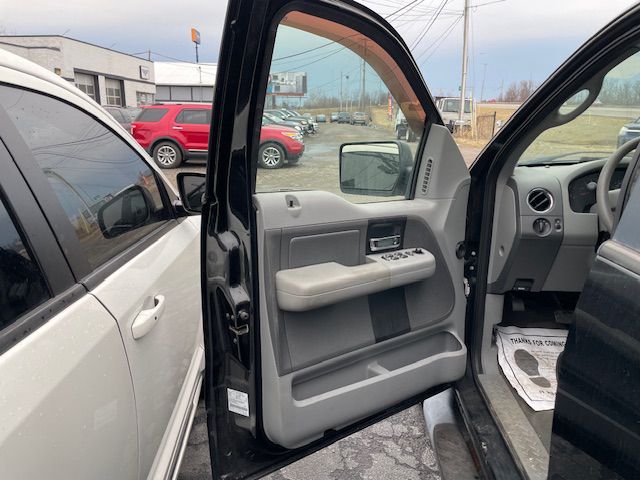 Photo 26 of this FORD F150 XTR