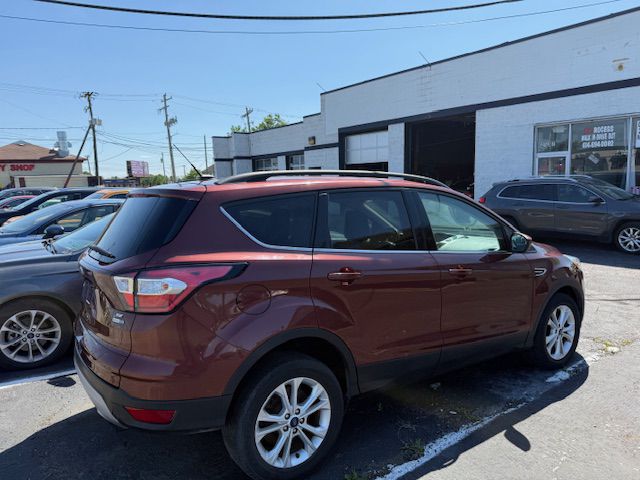 Photo 10 of this FORD ESCAPE