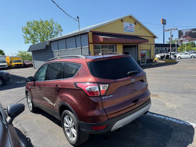 Photo 14 of this FORD ESCAPE