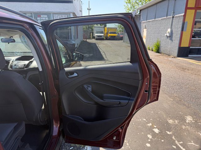 Photo 27 of this FORD ESCAPE