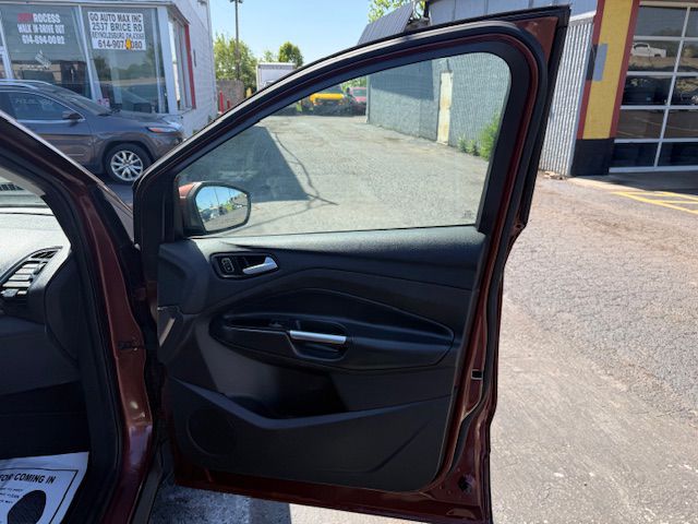 Photo 32 of this FORD ESCAPE