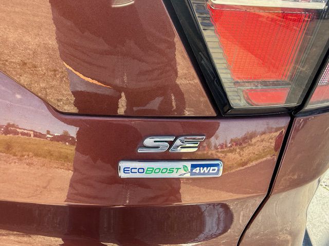 Photo 35 of this FORD ESCAPE