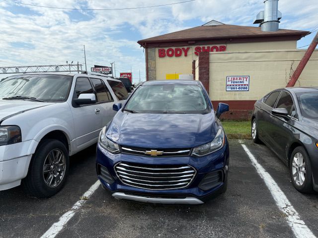 Photo 2 of this CHEVROLET TRAX