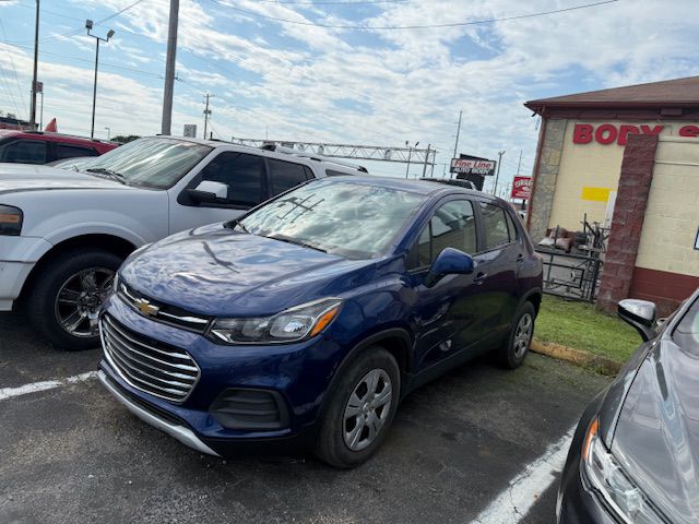 Photo 3 of this CHEVROLET TRAX