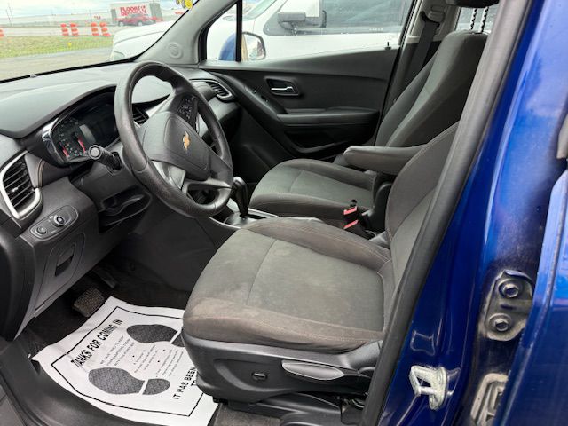 Photo 24 of this CHEVROLET TRAX