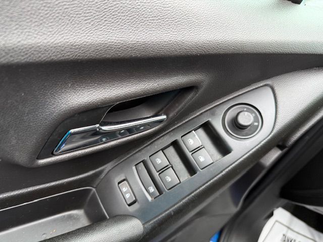 Photo 25 of this CHEVROLET TRAX
