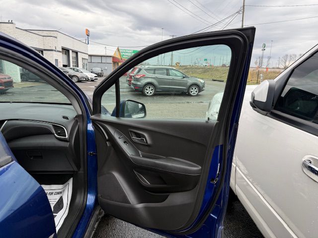 Photo 33 of this CHEVROLET TRAX