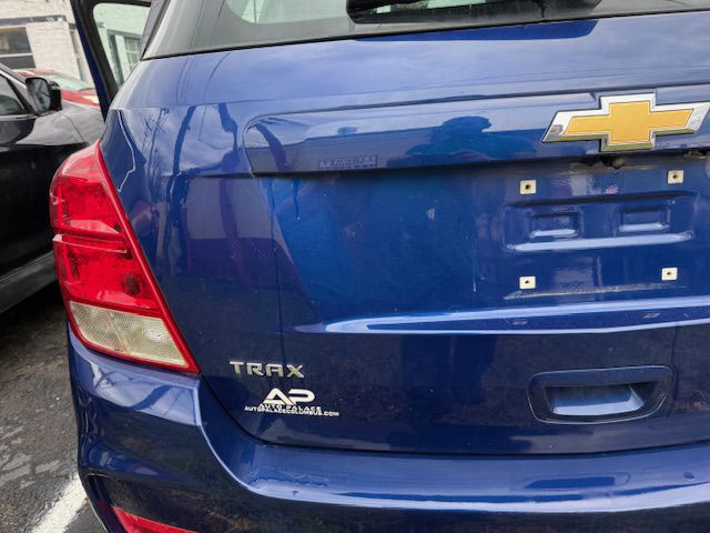 Photo 35 of this CHEVROLET TRAX