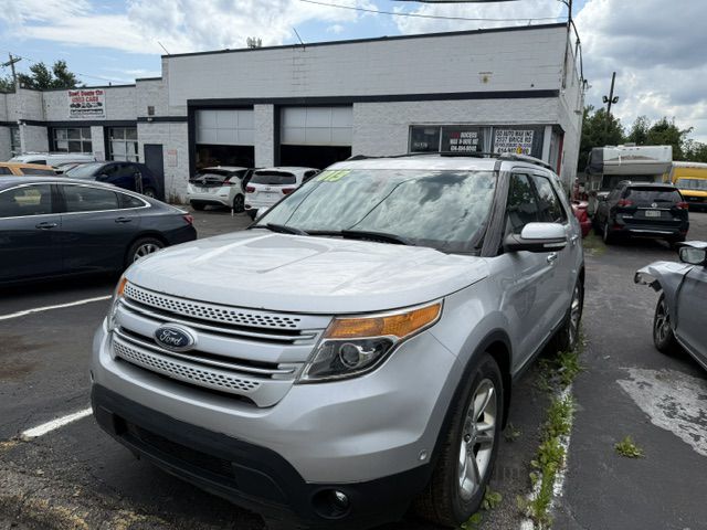 Photo 2 of this FORD EXPLORER