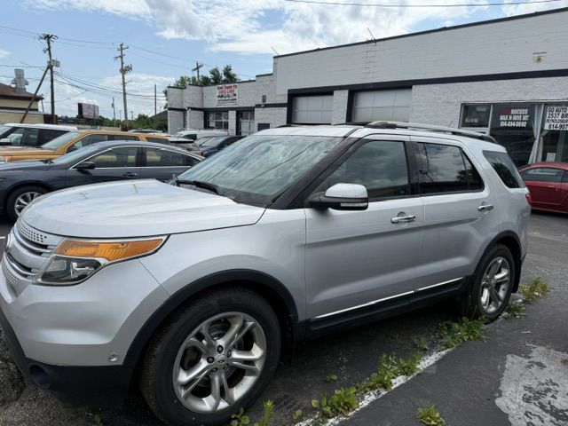 Photo 4 of this FORD EXPLORER