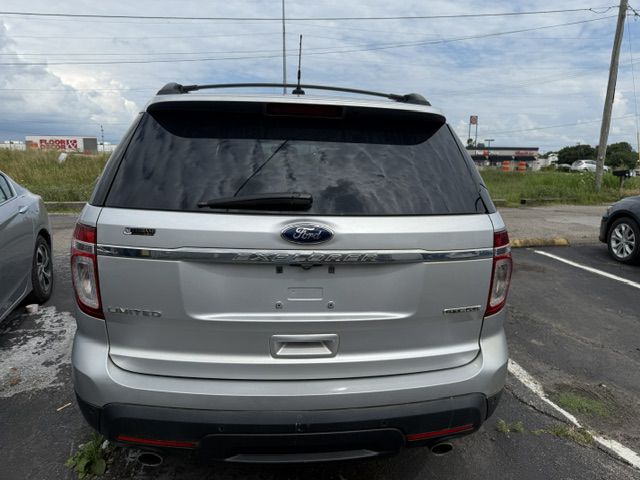Photo 8 of this FORD EXPLORER