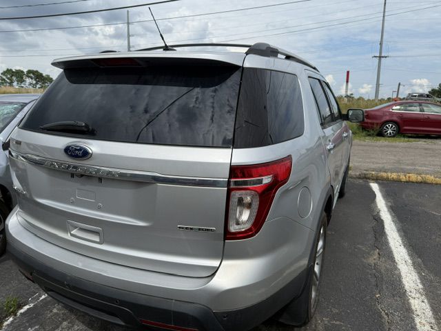 Photo 9 of this FORD EXPLORER