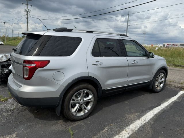 Photo 11 of this FORD EXPLORER