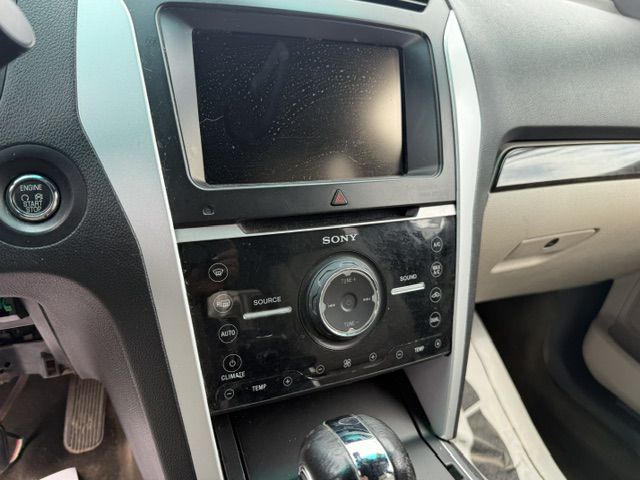 Photo 18 of this FORD EXPLORER