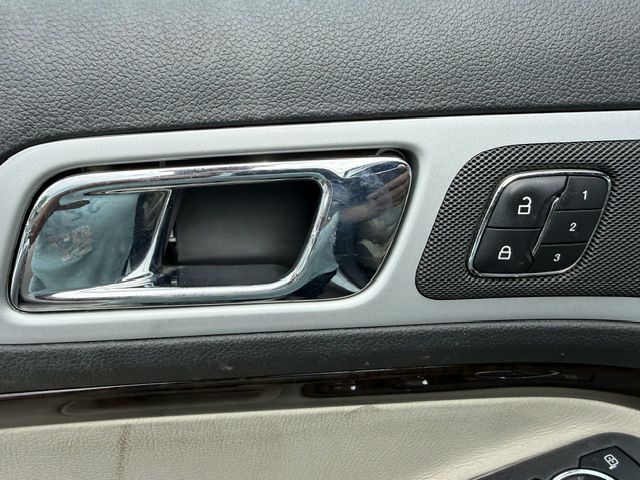 Photo 20 of this FORD EXPLORER