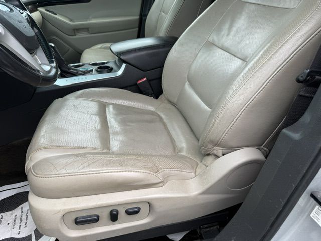 Photo 21 of this FORD EXPLORER