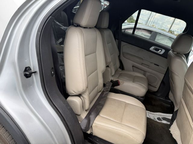 Photo 25 of this FORD EXPLORER