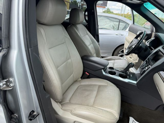 Photo 29 of this FORD EXPLORER