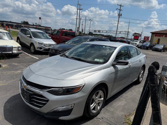 Photo 3 of this CHEVROLET MALIBU
