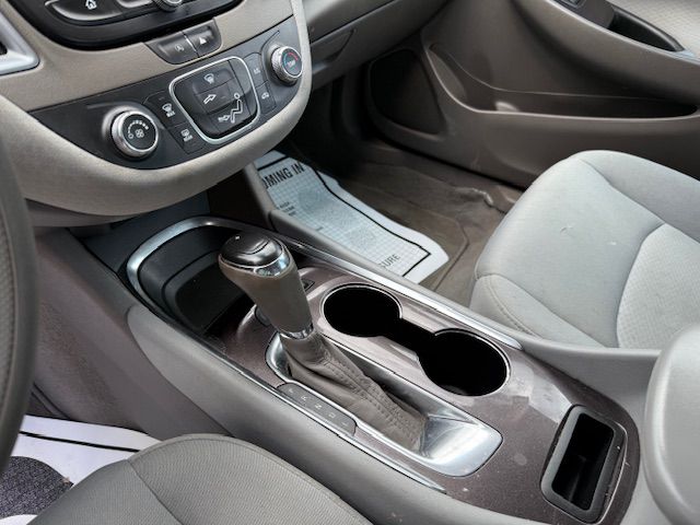 Photo 11 of this CHEVROLET MALIBU