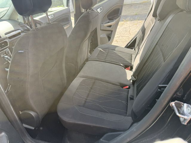 Photo 21 of this FORD ECOSPORT