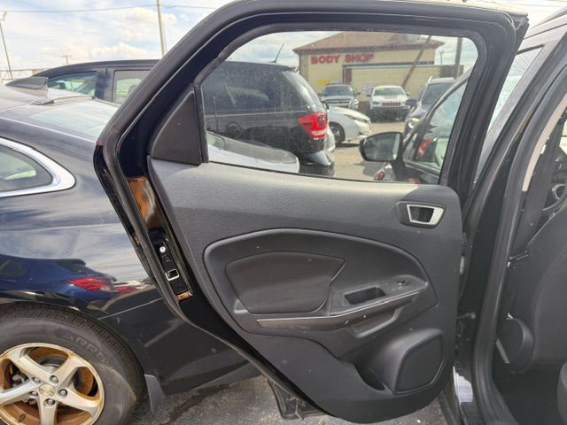 Photo 22 of this FORD ECOSPORT