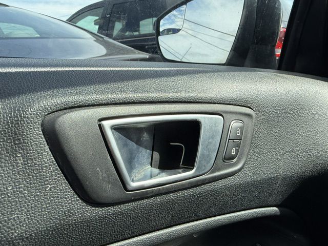 Photo 29 of this FORD ECOSPORT