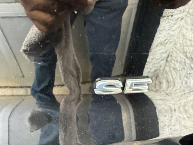 Photo 33 of this FORD ECOSPORT