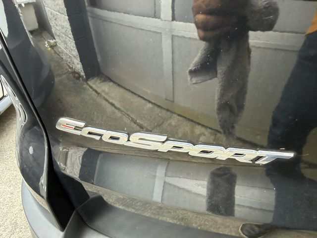 Photo 35 of this FORD ECOSPORT
